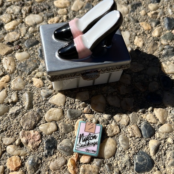 Hinged Box - Picture 4 of 5